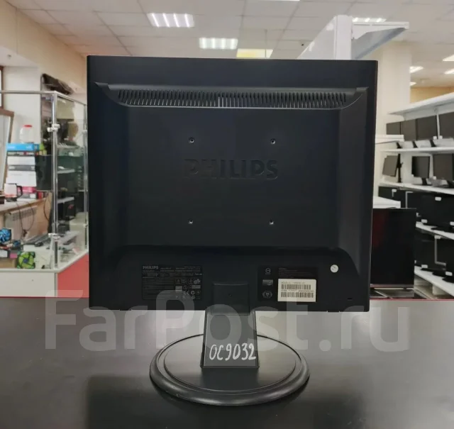 Philips. 17", ���������� �� (LCD, LED, QLED) ����