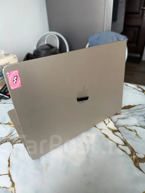 Apple MacBook Air 13 2022. 13.6", ��� 256 �� � ������, WiFi: 1, Bluetooth: 1 ����