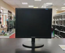 Samsung. 19", ���������� �� (LCD, LED, QLED) ����