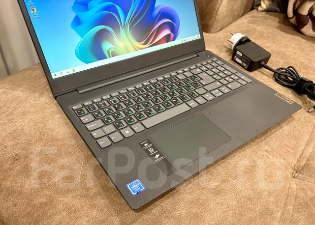 Lenovo IdeaPad 3. 15.6", 1,3����, ��� 4 ��, ���� 1 000���, WiFi: 1, Bluetooth: 1, ����������� �� 6��. ����