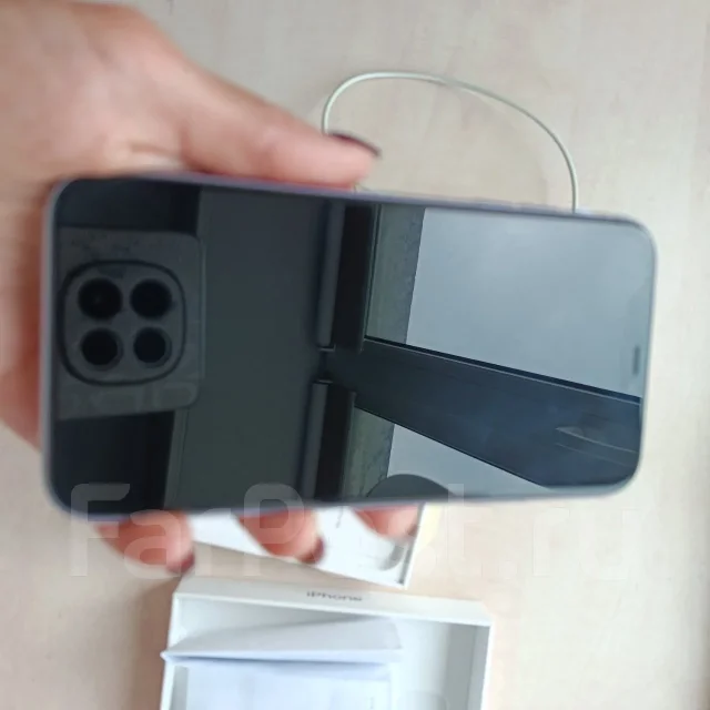 Apple iPhone 11. �/�, 64 ��, ����������, 3G, 4G LTE ����