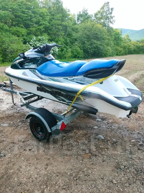 Yamaha WaveRunner. 2000 ��� ����