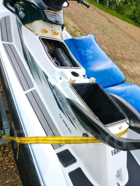 Yamaha WaveRunner. 2000 ��� ����