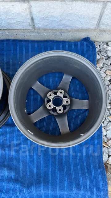 Nismo LMGT4. 8.5/9.5x18", 5x114.3, ET25/30, �� 66,1���. ����