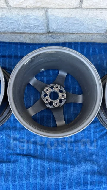 Nismo LMGT4. 8.5/9.5x18", 5x114.3, ET25/30, �� 66,1���. ����