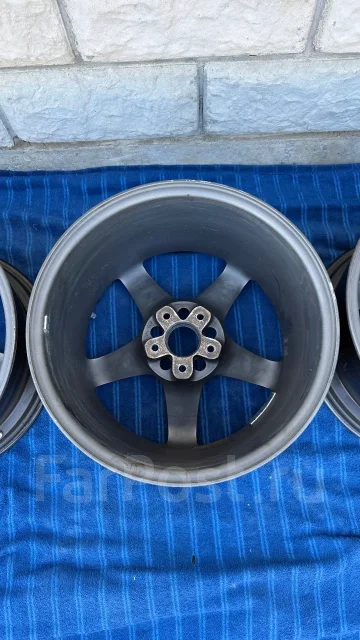 Nismo LMGT4. 8.5/9.5x18", 5x114.3, ET25/30, �� 66,1���. ����