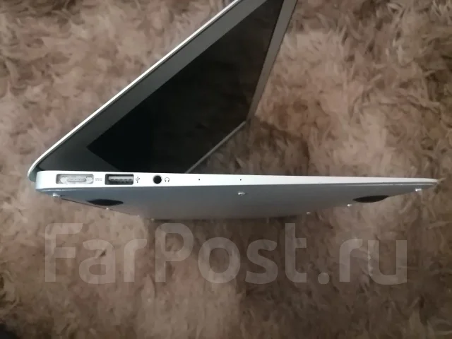 Apple MacBook Air 11 2013 Mid. 11.6", 1,3����, ��� 4 ��, ���� 500���, WiFi: 1, Bluetooth: 1, ����������� �� 1��. ����