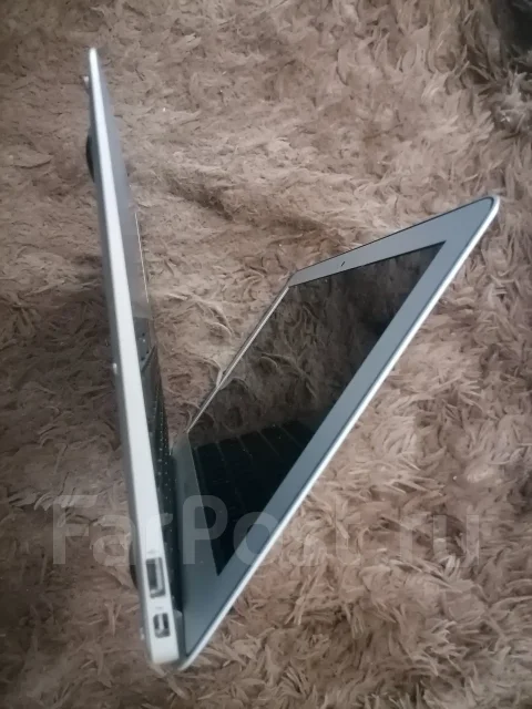 Apple MacBook Air 11 2013 Mid. 11.6", 1,3����, ��� 4 ��, ���� 500���, WiFi: 1, Bluetooth: 1, ����������� �� 1��. ����