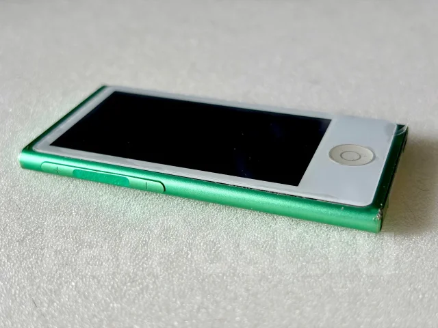 Apple iPod nano 7. ����