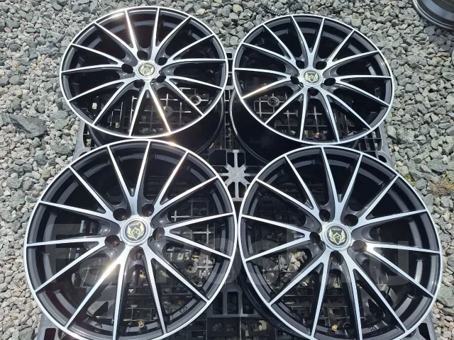 Weds Rizley. 7.5x18", 5x114.3, ET38, �� 70���. ����