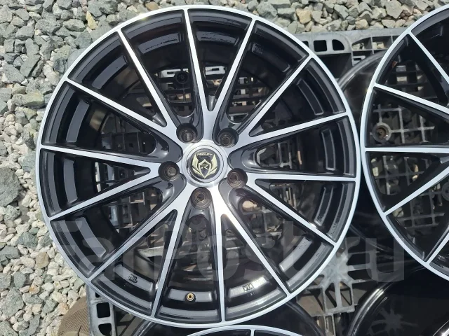 Weds Rizley. 7.5x18", 5x114.3, ET38, �� 70���. ����