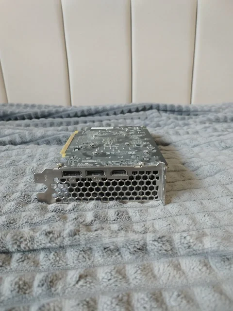 GeForce GTX 1630 ����