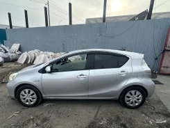 Toyota Aqua. NHP10, 1NZFXE ����