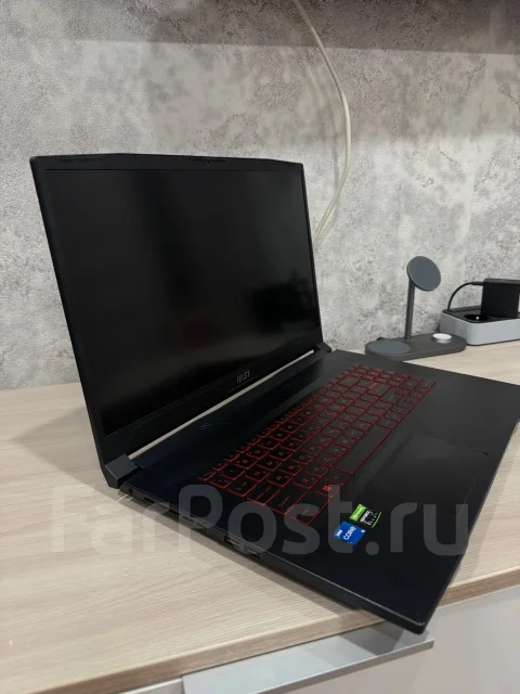 MSI Katana GF76 12UE. 17.3", 144����, ��� 16 ��, ���� 512���, WiFi: 1, Bluetooth: 1, ����������� �� 5��. ����