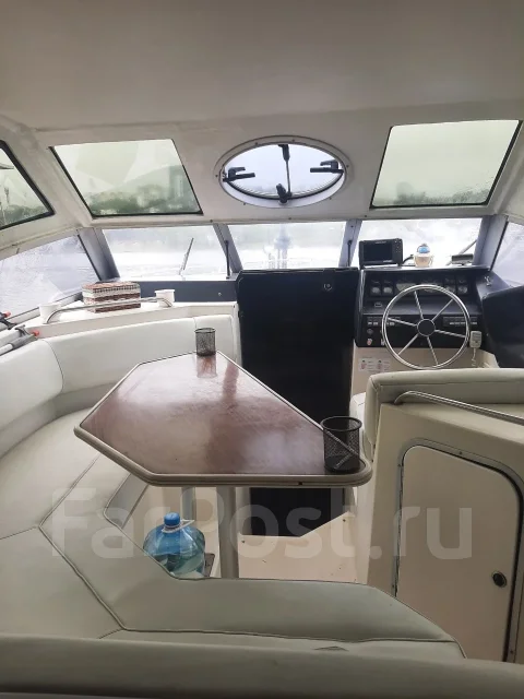 Bayliner. 1993 ���, ����� 10��., ��������� ������������, 440��.�., ������ ����