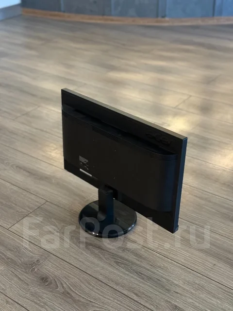 Acer. 24" ����