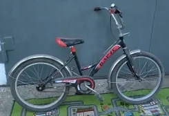 ����� ����