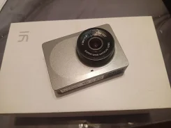 Yi Smart Dash Camera ����