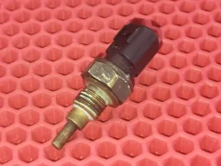 ������ ����������� �� Nissan Bluebird E-EU14 SR18DE 22630-43Y00 Nissan Bluebird 2263043Y00 ����