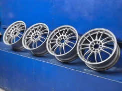 RAYS Volk Racing RE30. 8.0x17", 5x112, ET50 ����