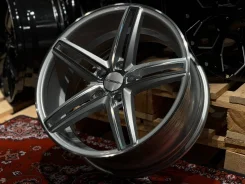 Vossen CV5. 8.0x18", 5x114.3, ET40, �� 73,1���. ����