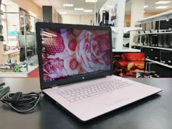 HP. 17.3", 2,4����, ��� 4 ��, ���� 240���, WiFi: 1, Bluetooth: 1, ����������� �� 4��. ����