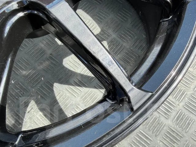 Hot Stuff G.speed. 7.0x17", 5x114.3, ET38, �� 73���. ����