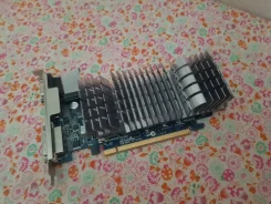 GeForce GT 210 ����