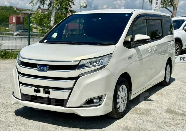 Toyota Noah. �������, ��������, 1.8 (99��.�.), ������, 112 000����. �� ����