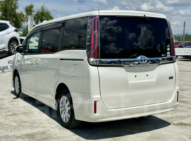 Toyota Noah. �������, ��������, 1.8 (99��.�.), ������, 112 000����. �� ����