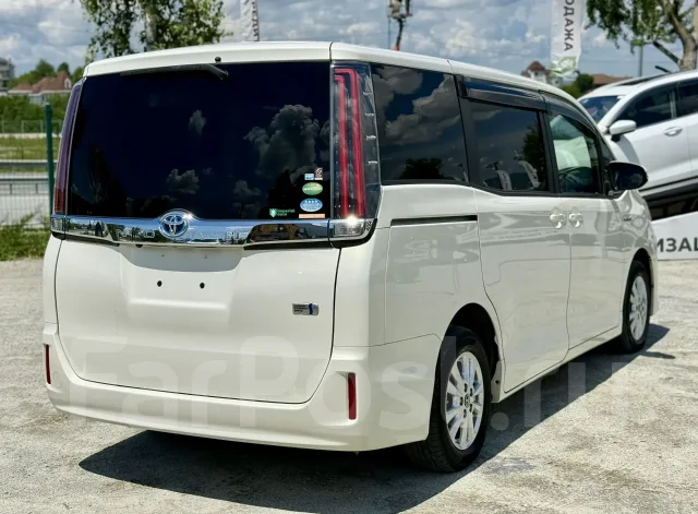 Toyota Noah. �������, ��������, 1.8 (99��.�.), ������, 112 000����. �� ����