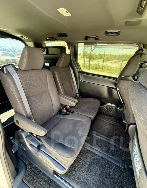 Toyota Noah. �������, ��������, 1.8 (99��.�.), ������, 112 000����. �� ����