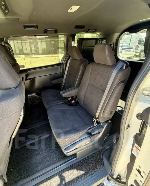 Toyota Noah. �������, ��������, 1.8 (99��.�.), ������, 112 000����. �� ����