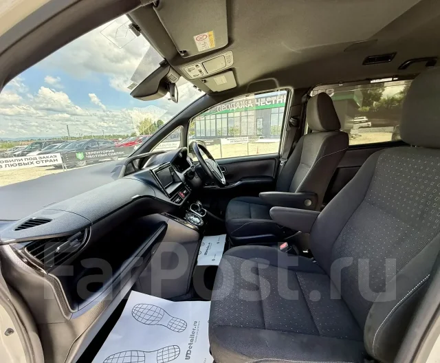 Toyota Noah. �������, ��������, 1.8 (99��.�.), ������, 112 000����. �� ����