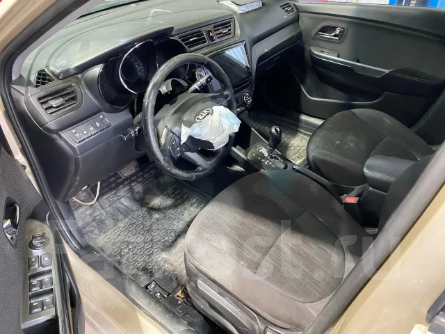 Kia Rio. QB, G4FC ����