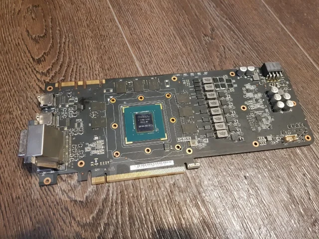 GeForce GTX 1080 ����