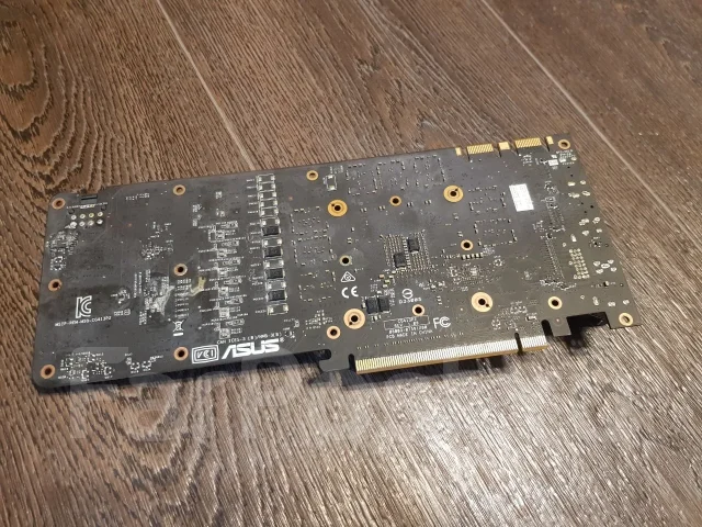 GeForce GTX 1080 ����