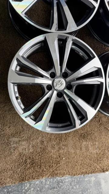 RS Wheels. 8.0x18", 5x112, ET43 ����
