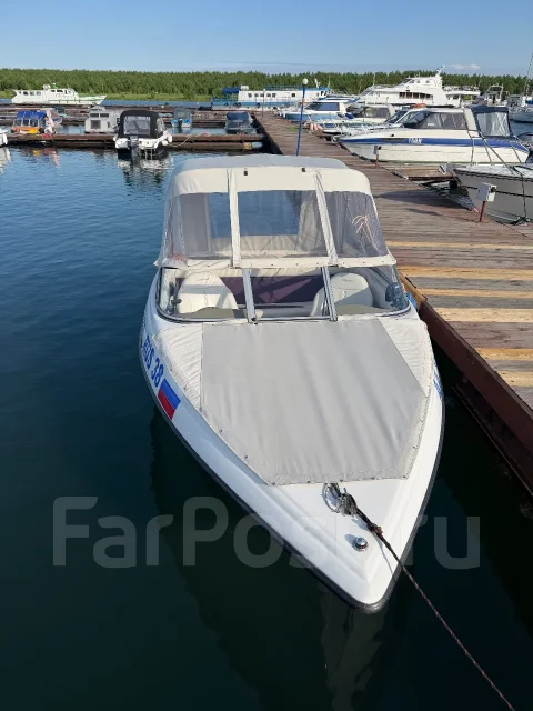 Crownline. 2001 ���, ����� 5,5��., ��������� ������������, 220��.�., ������ ����