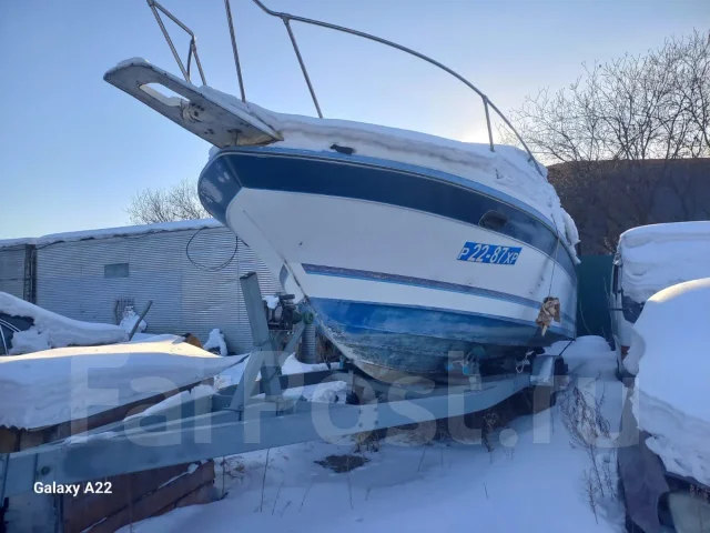 Bayliner. ����� 11,7��., ��������� ���������, 250��.�., ������ ����