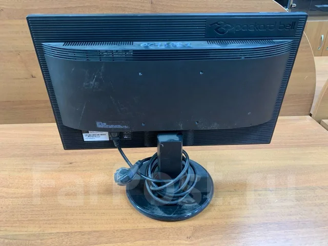 Packard Bell. 19" ����