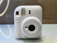 Fujifilm Instax Mini 12 ����
