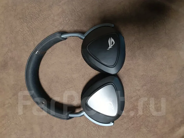 Asus ROG Delta II ����