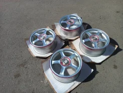 Advan T5. 7.5x16", 4x114.3, ET-50 ����