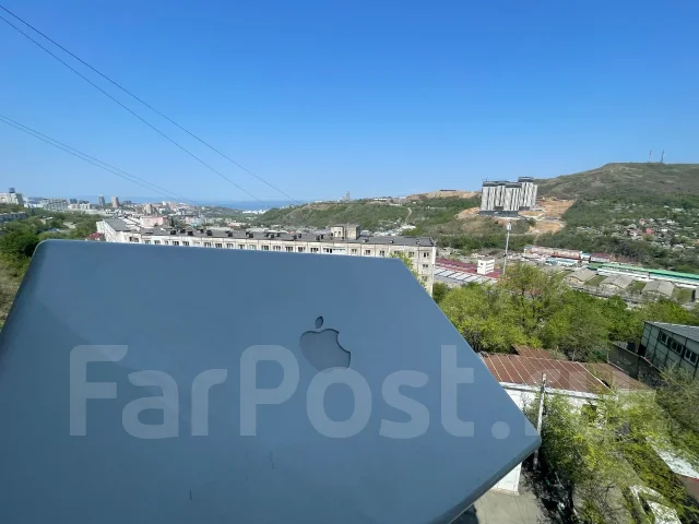 Apple MacBook. 13.3", 2����, ��� 4 ��, ���� 500���, WiFi: 1, Bluetooth: 1 ����