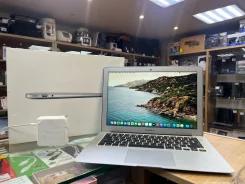 Apple MacBook Air 13 2017 Mid. 13.3", 1,8����, ��� 8 ��, ���� 120���, WiFi: 1, Bluetooth: 1, ����������� �� 4��. ����