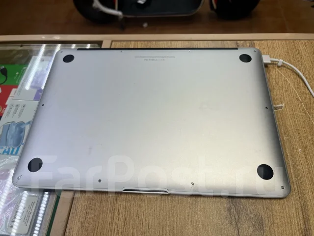 Apple MacBook Air 13 2017 Mid. 13.3", 1,8����, ��� 8 ��, ���� 120���, WiFi: 1, Bluetooth: 1, ����������� �� 4��. ����