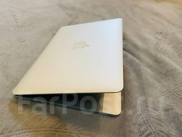 Apple MacBook Pro 13. 13.3", 2,4����, ��� 4 ��, ���� 256���, WiFi: 1, Bluetooth: 1, ����������� �� 10��. ����
