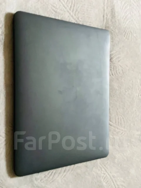 Apple MacBook Pro 13. 13.3", 2,4����, ��� 4 ��, ���� 256���, WiFi: 1, Bluetooth: 1, ����������� �� 10��. ����