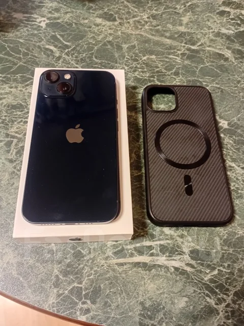 Apple iPhone 13. �/�, 128 ��, �����, 4G LTE, 5G, ����������, NFC, eSIM, ������� �������, ������������ ������� ����